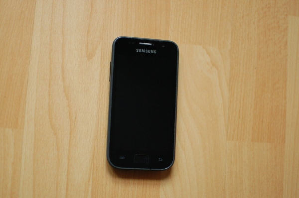 Samsung Galaxy S GT-I9003 (ohne Simlock) Smartphone Handy