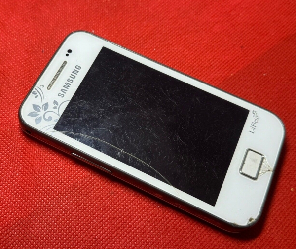 Samsung Galaxy Ace GT-S5830i – Onyx weiß Smartphone unvollständig