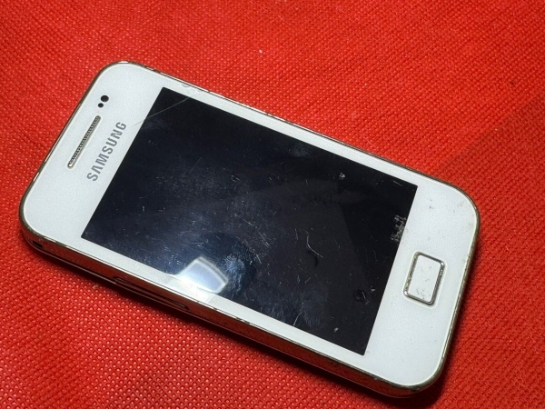 Samsung Galaxy Ace GT-S5830i – Onyx weiß Smartphone unvollständig