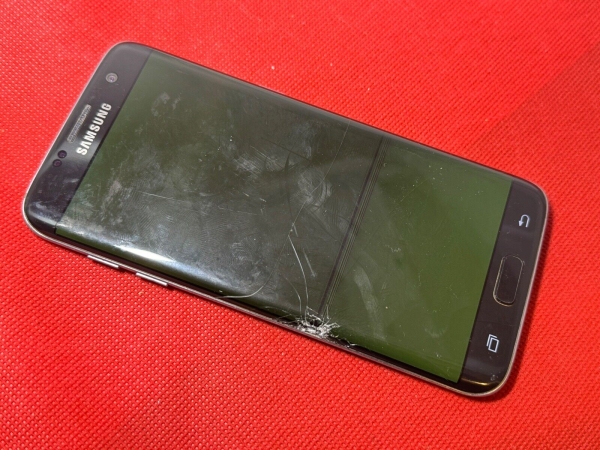Samsung Galaxy S7 edge G935F Smartphone defekt Schaden