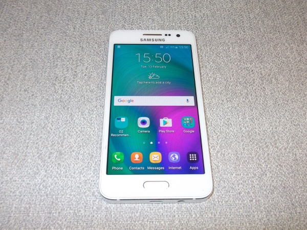Samsung Galaxy A3 SM-A300FU – 16 GB – perlweiß (O2) Smartphone