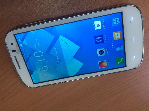 Alcatel Pop C5 5036D – 4GB – weiß (entsperrt) Android 4 Smartphone mit Beschädigung