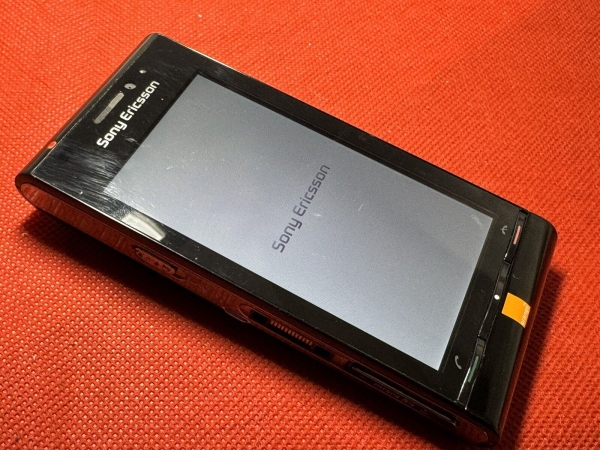 Sony Ericsson Satio U1i schwarz Smartphone orange Netzwerk