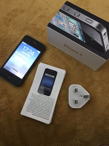 Apple iPhone 4s Smartphone 16GB A1387 :)