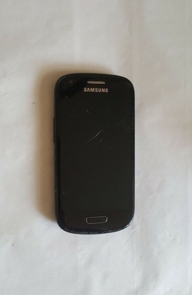 Samsung  Galaxy S III mini GT-I8200 – 8GB – Schwarz – Smartphone