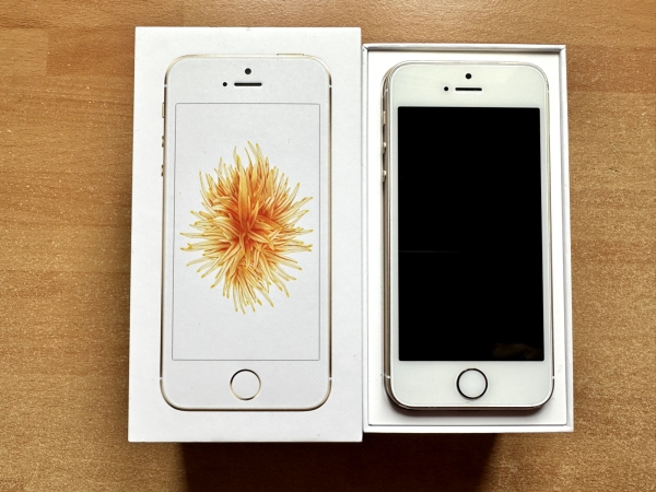 Apple iPhone SE, 1. Generation, 16GB Gold, entsperrt, A1723, Akkuprobleme, Box