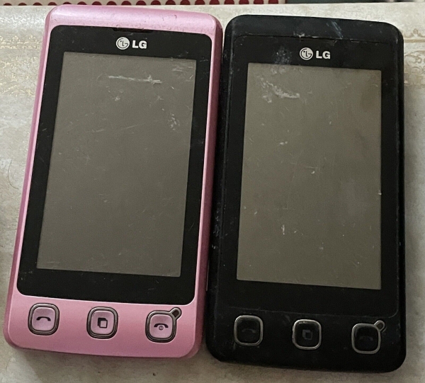 LG Cookie KP500 GSM Smartphones x 2 – pink und schwarz (ungetestet)