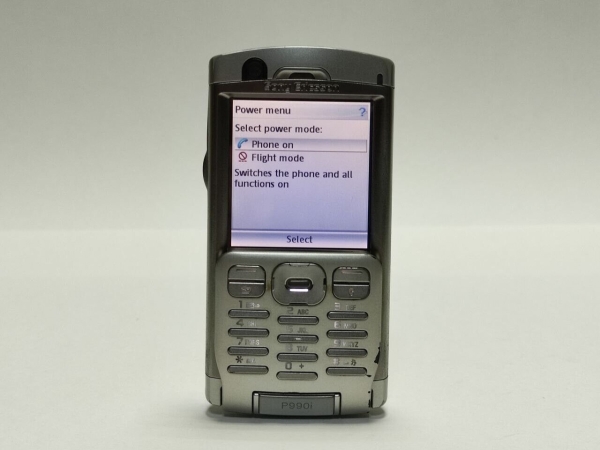 Sony Ericsson P990i – Premium silver (Unlocked) Smartphone