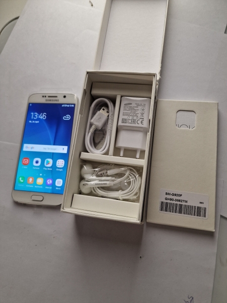 Samsung Galaxy S6 SM-G920 Weiß 3GB/32GB 12,9cm (5,1 Zoll) Android Smartphone