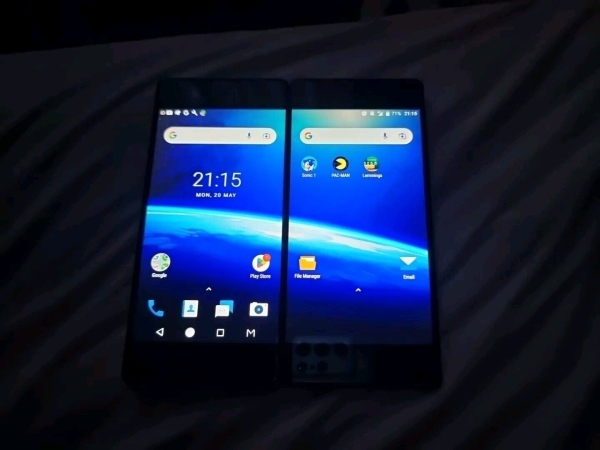 ZTE AXON M Z999 Android Smartphone Dual Screen