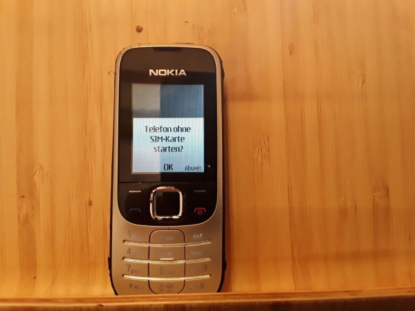 Handy Nokia 2330 – Silber  (Ohne Simlock) Smartphone