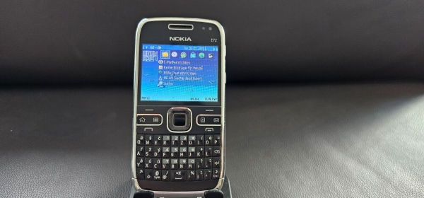 Nokia E72 – Schwarz – (Ohne Simlock) Smartphone