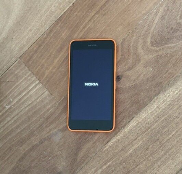 Nokia Lumia 630 RM-978 Handy Smartphone Dual-Sim Orange Ungeprüft Display Ok