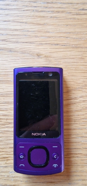 Nokia  Slide 6700 – Violett (Ohne Simlock) Smartphone