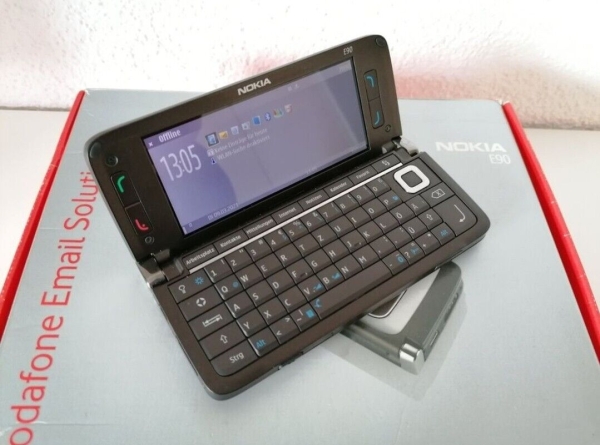 Nokia  E90 Communicator – Deutsche Version –  Smartphone in SAMMLERZUSTAND