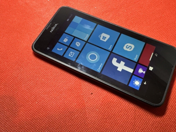 Nokia Lumia 630 – Schwarz (entsperrt) Smartphone RM-976