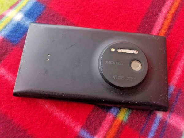 Nokia Lumia 1020 – 32GB – Schwarz (Three) Smartphone. Voll funktionsfähig.