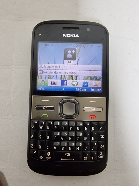 Nokia E5-00 schwarz Smartphone Digitalkamera MP3 Player QWERTY Tastatur