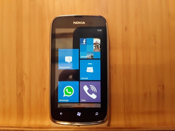 Handy Nokia Lumia 610 schwarz  (Ohne Simlock) Smartphone