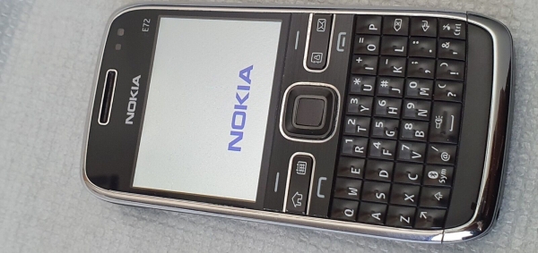 Nokia  E72 – Schwarz (Ohne Simlock) Smartphone (keyboard: QWERTZ)