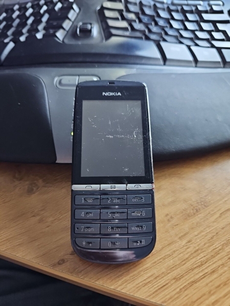 Nokia Asha 300 – Graphit (defekt) Smartphone