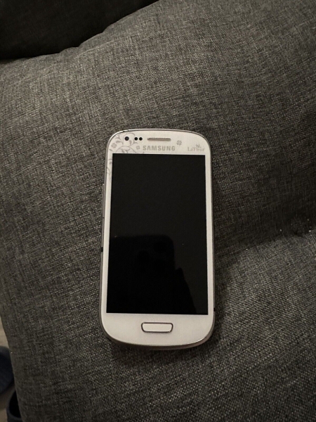 Samsung  Galaxy S III mini GT-I8190 – 8GB – La Fleur (Ohne Simlock) Smartphone