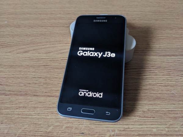 Samsung Galaxy J3 6 SM J320FN 8GB Smartphone (Vodaphon gesperrt)