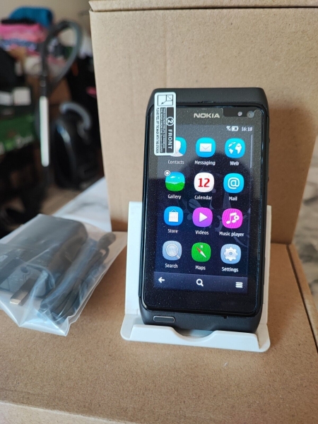 Ex Shop Display Nokia N8-00 16GB ENTSPERRT – 12MP KAMERA – 3G – WIFI – Handy