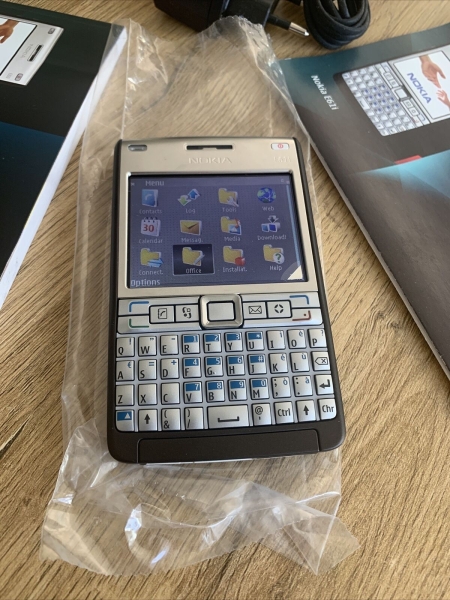 Nokia  E61i – Mokka (Ohne Simlock) Smartphone