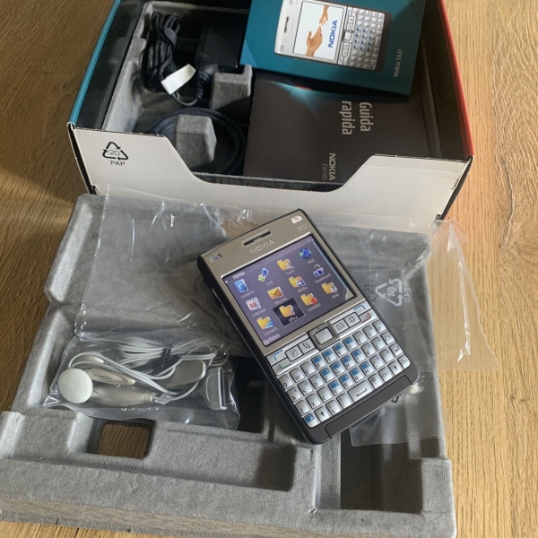 Nokia  E61i – Mokka (Ohne Simlock) Smartphone