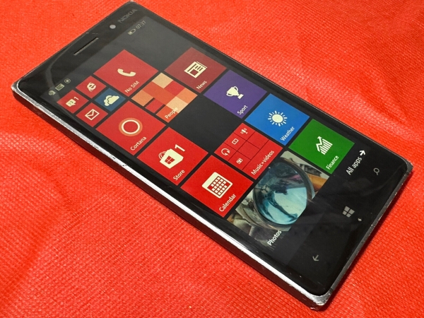 Nokia Lumia 830 RM-984 schwarz Smartphone unvollständig