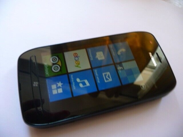 Nokia Lumia 710 8GB weiß 3G simfrei entsperrt Windows Mobile