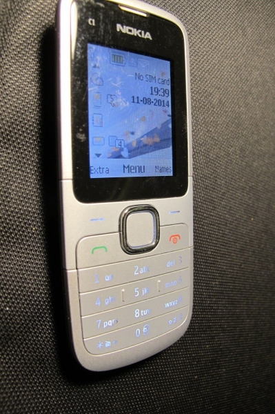 Nokia C1-01 – GSM Handy – DEFEKT