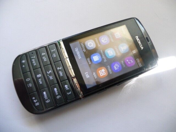 ORIGINAL Nokia Asha 300 graphitschwarz 3G ENTSPERRT