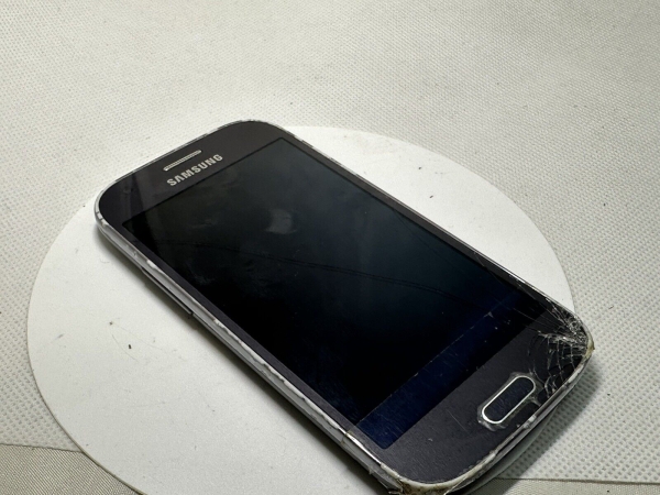 Samsung Galaxy Ace 4 SM-G357FZ grau (entsperrt) Smartphone defekt