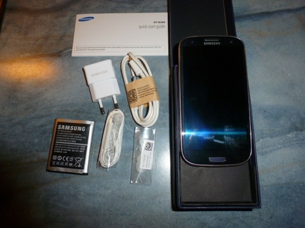 Samsung  Galaxy S III GT-I9305 – 16GB – Pebble Blue (Ohne Simlock) Smartphone