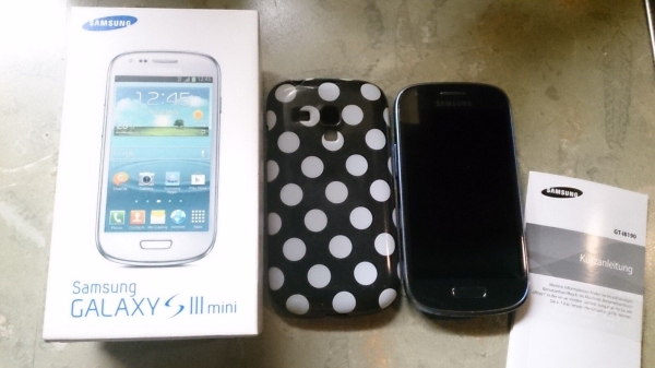 Samsung Galaxy S III mini,Pebble Blu (Ohne Simlock) Smartphone.