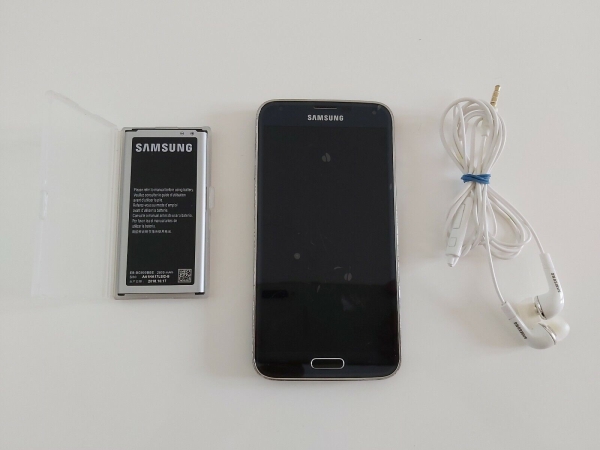 Samsung Galaxy S5 16GB anthrazitschwarz werkseitig entsperrt Smartphone + Zubehör!