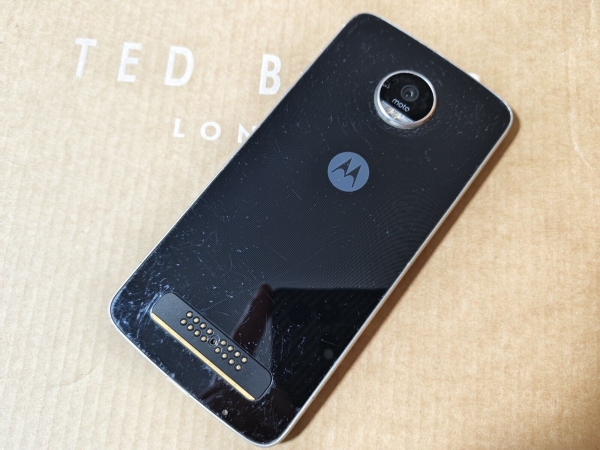 Motorola Moto Z PLAY (entsperrt) LCD-Probleme