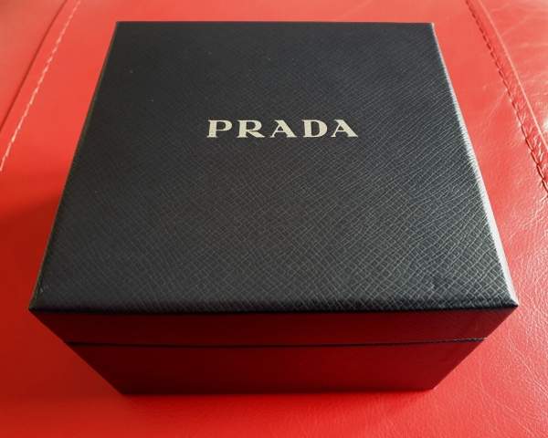 Prada LG KE850 NEAR NEUWERTIG NOCH IN KUNSTSTOFF KOMPLETT Smartphone Vintage entsperrt