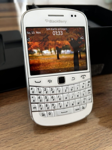 BlackBerry  Bold 9900 – Weiß (Ohne Simlock) Smartphone (PRD-42553-021) Neuwertig