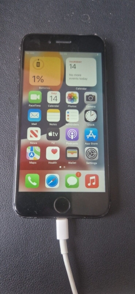 Apple iPhone 7 – 32 GB – Schwarz (entsperrt) A1778 (GSM)