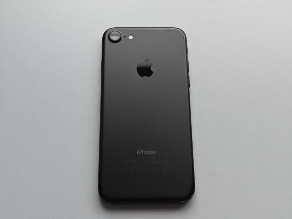 Apple iPhone 7 – 32GB – Schwarz Smartphone (ENTSPERRT)