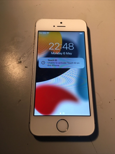 Apple iPhone SE – 16 GB – Spacegrau (entsperrt) A1723 (Touch ID funktioniert nicht)