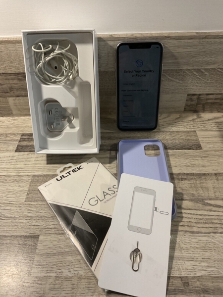 Apple iPhone 11 – 256GB – Smartphone lila (entsperrt)