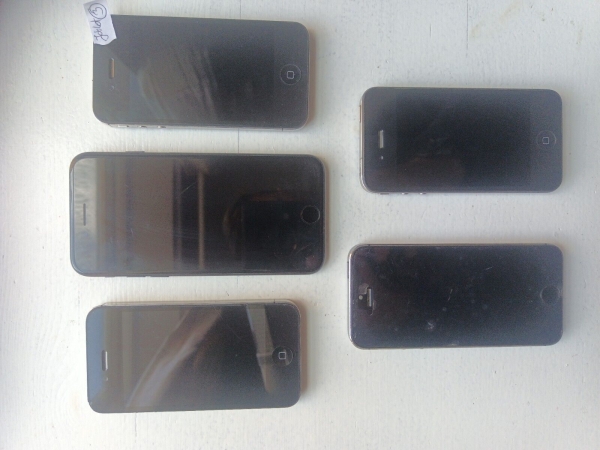 Restposten – iPhone 7×1/Iphone5s×1/Iphone4s×2/Iphone 4×1.     Preis verhandeln