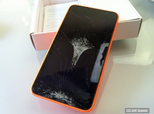 Nokia Lumia 630 3G Smartphone 4,5 Zoll – DEFEKT, DISPLAYBRUCH, NOT OK, LESEN