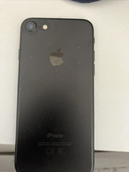 Apple iPhone 7 – 32GB – Schwarz (entsperrt) A1778 (GSM) WASSERBESCHÄDIGT