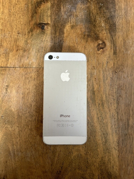 Apple iPhone 5 – Weiß & Silber Verkauf als Teile