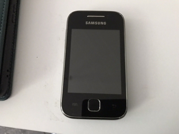 Samsung  Galaxy Young GT-S5360- 4GB – Silber (Ohne Simlock) Smartphone